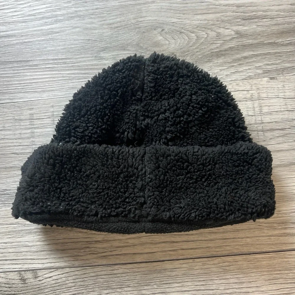 Nike Beanie Kids One‎ Size Black Sherpa Fleece Cuffed Winter Hat 3070-023